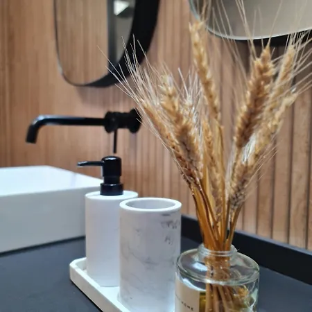 アパート In The Center Of *